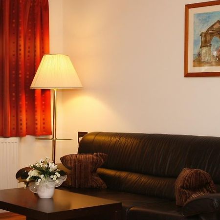 Motel 60 Хатван Экстерьер фото