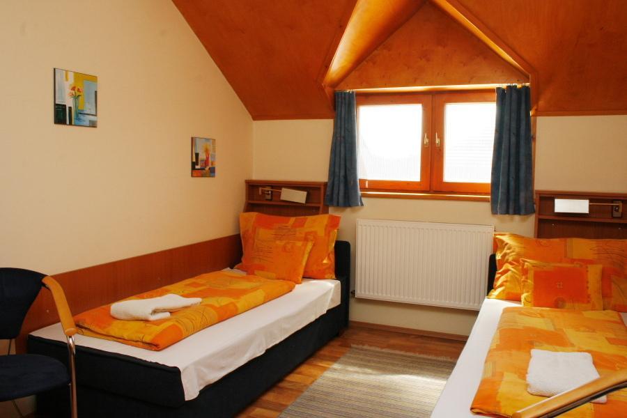 Motel 60 Хатван Экстерьер фото